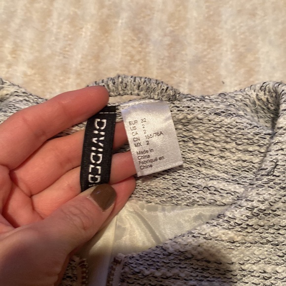 H&M Peplum Top - Picture 2 of 3